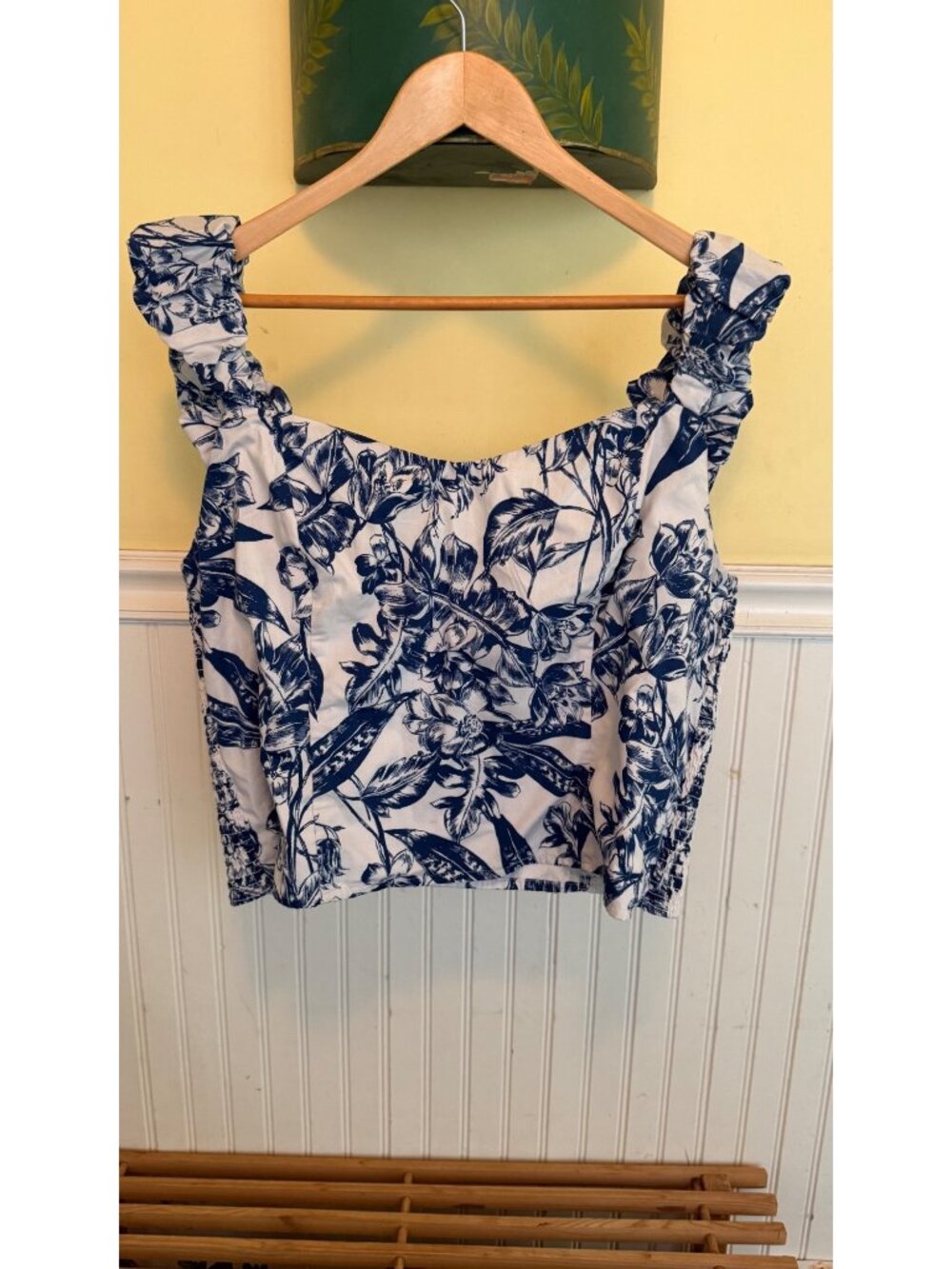 Blue & White Floral Smocked Sleeveless Top With Ruffled Straps XL Cotton Blend